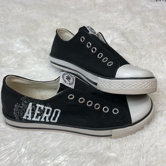 stringless tennis shoes